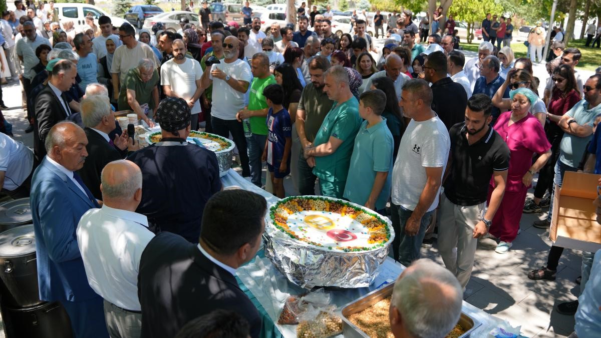İn&ouml;n&uuml; &Uuml;niversitesi&rsquo;nde aşure etkinliği