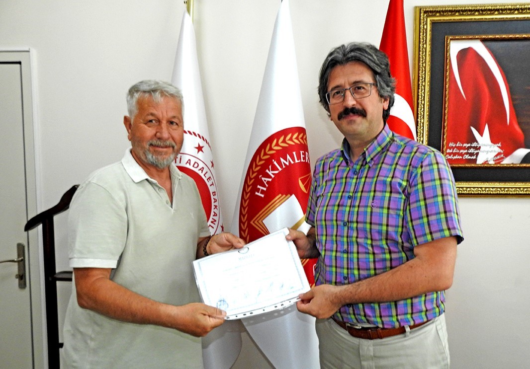 &Ccedil;eşme&rsquo;de yeni se&ccedil;ilen muhtarlar mazbatalarını aldı