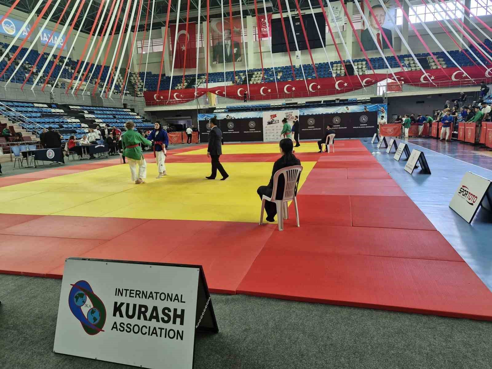K&uuml;tahyalı sporculardan T&uuml;rkiye Kuraş Şampiyonası&rsquo;nda başarı