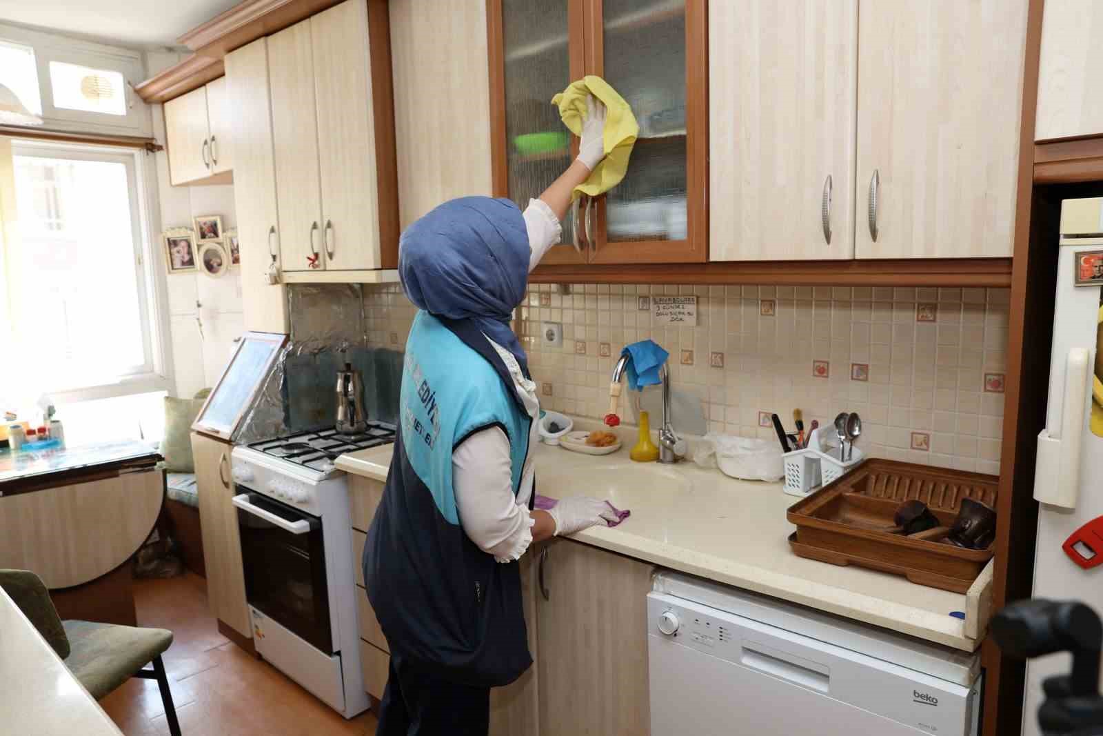 Akdeniz Belediyesinden g&ouml;n&uuml;lleri ısıtan bayram hediyesi