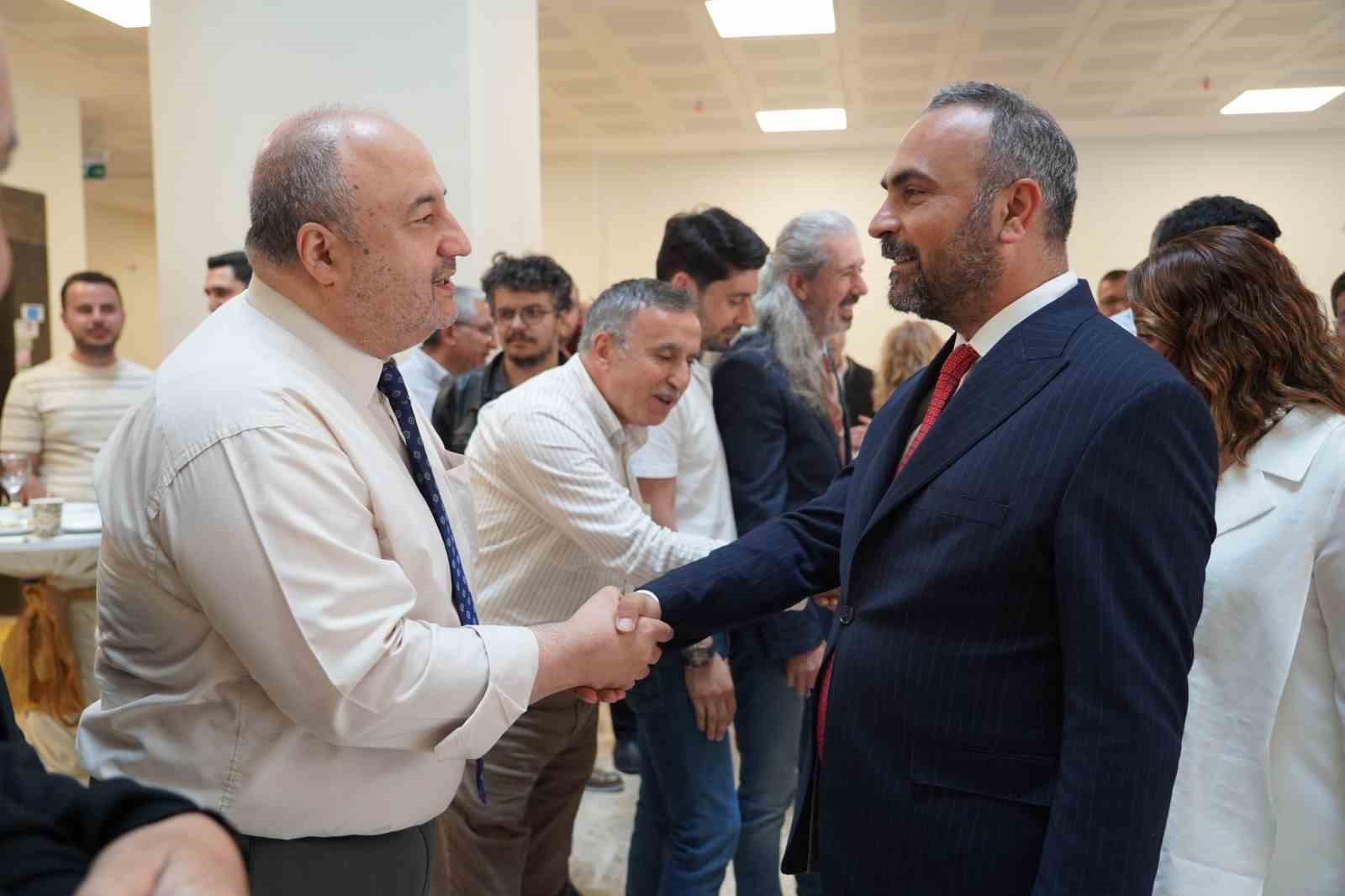 BAR&Uuml; ailesi geleneksel bayramlaşma programında bir araya geldi