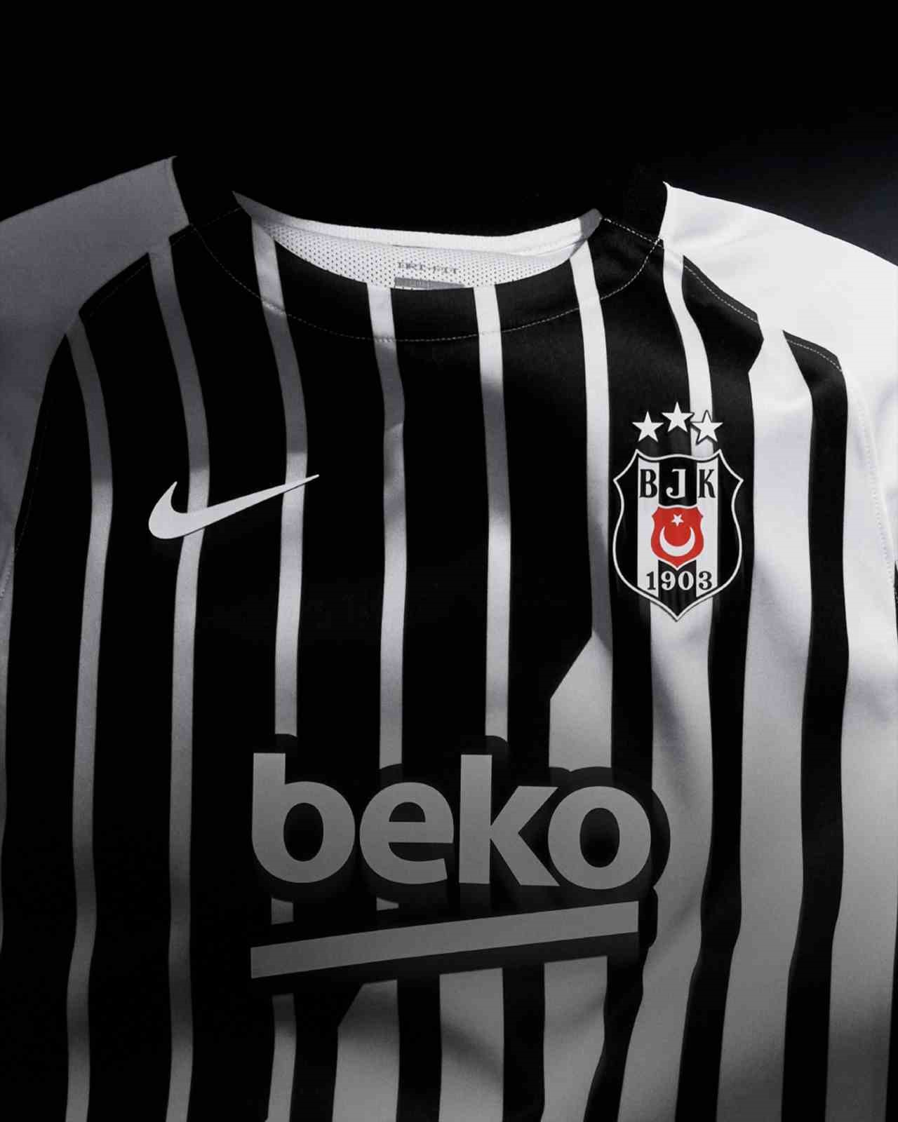Beşiktaş&rsquo;ta yeni sezon formaların tanıtımı ger&ccedil;ekleştirildi