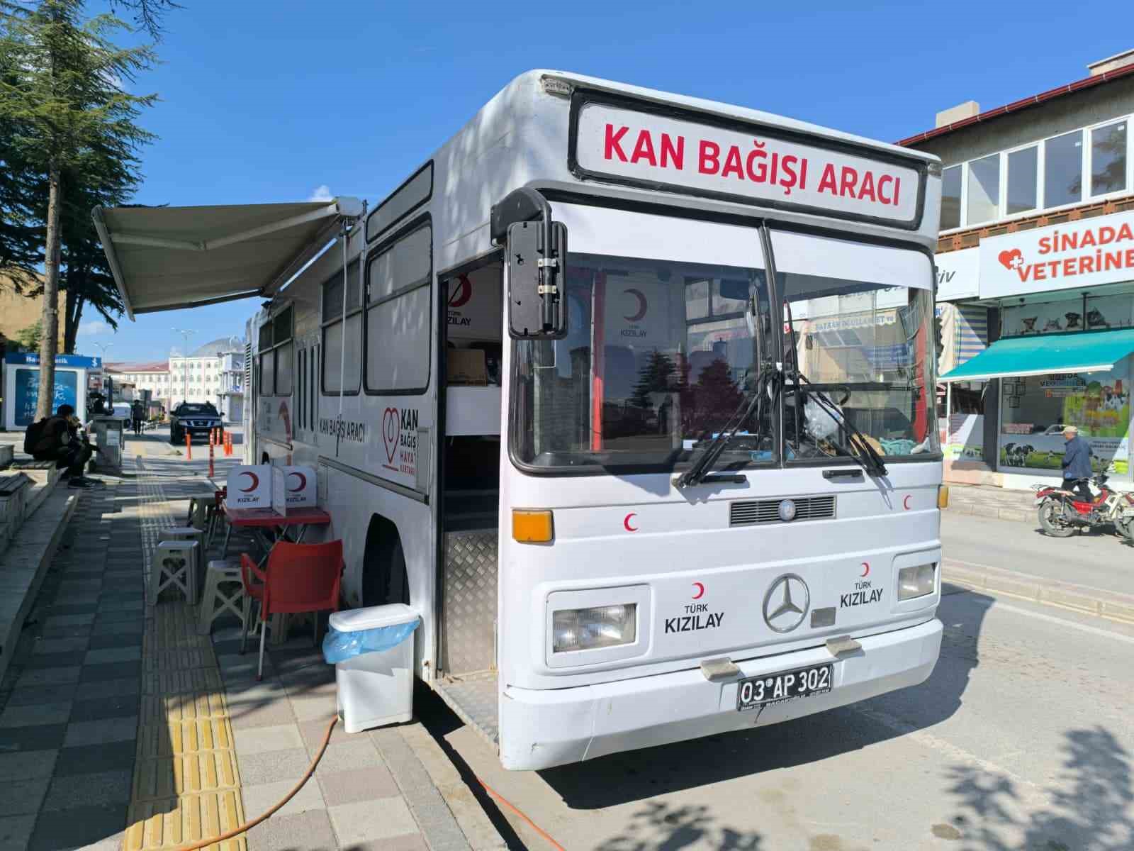 Şuhut&rsquo;ta kan bağışı kampanyasına yoğun ilgi