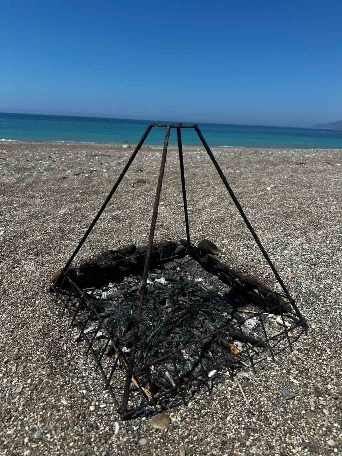 Caretta Caretta yuvasının &uuml;zerinde mangal ateşi yaktılar