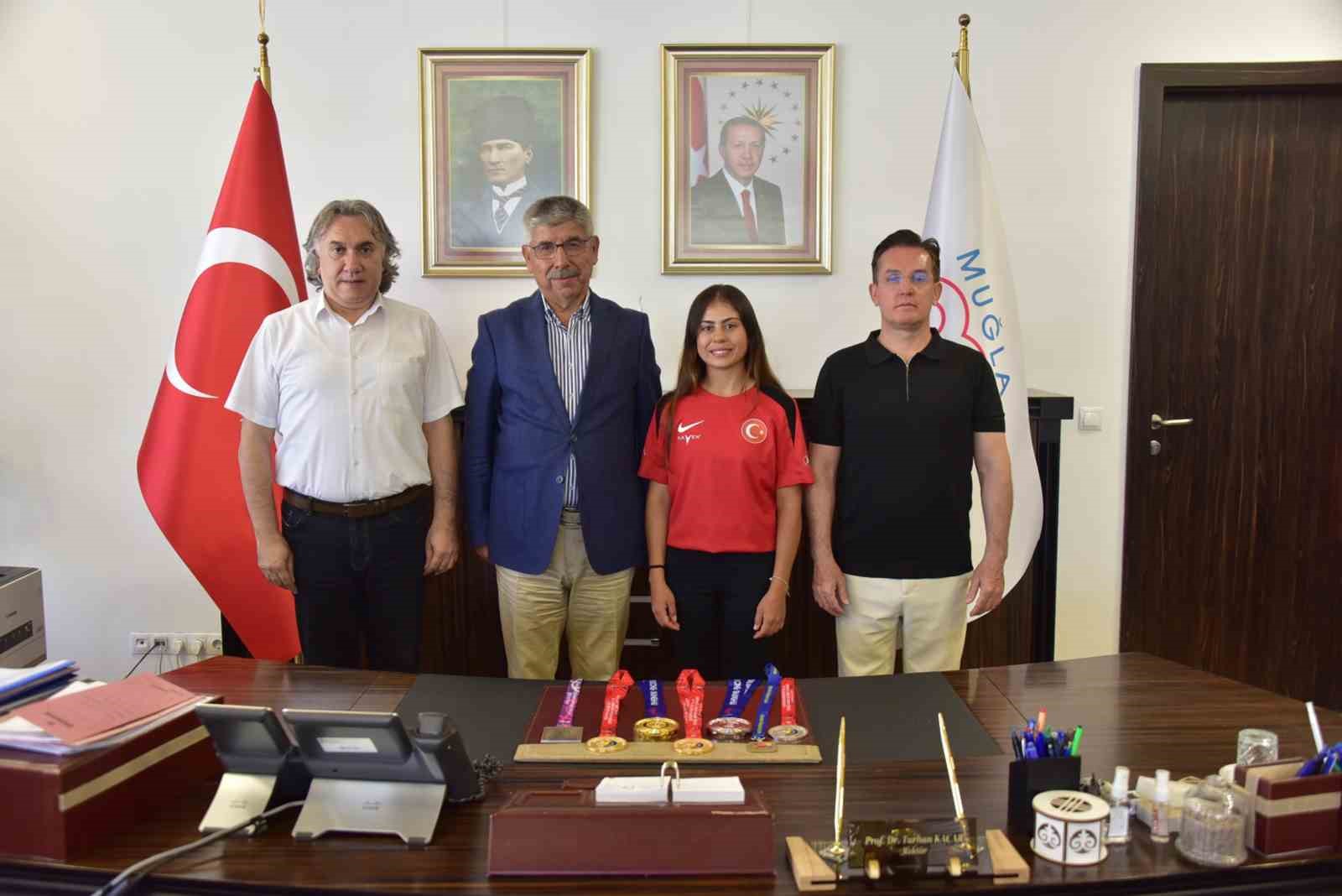 MSK&Uuml;&rsquo;l&uuml; milli sporcu Burun&rsquo;dan madalya ziyareti