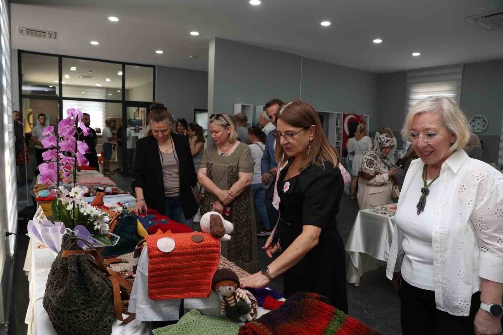 Nil&uuml;fer&rsquo;in olgun gen&ccedil;lerinden yıl sonu sergisi