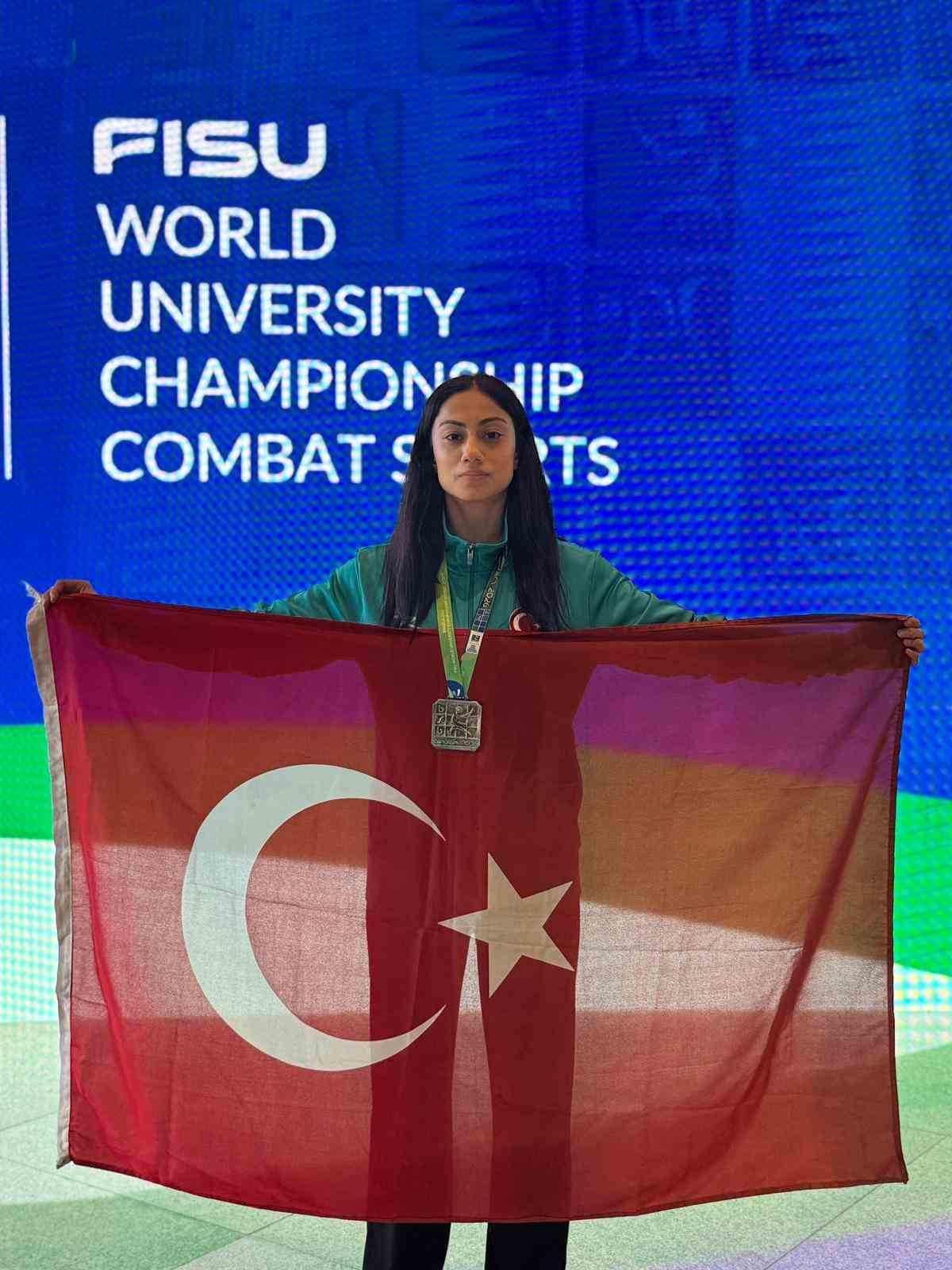 BU&Uuml;&rsquo;l&uuml; milli sporcudan uluslararası başarı