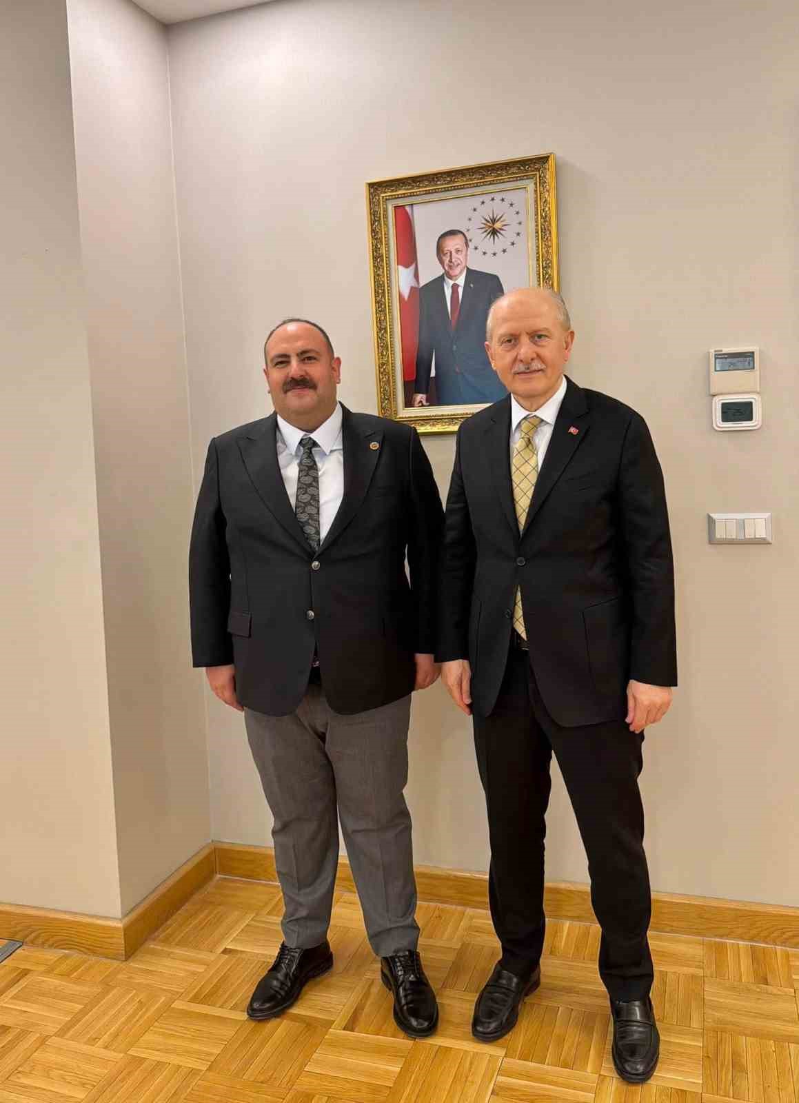 Başkan Hamamcı, İn&ouml;n&uuml;&rsquo;n&uuml;n gelişimine katkı sağlayacak projeler i&ccedil;in &ccedil;alışıyor