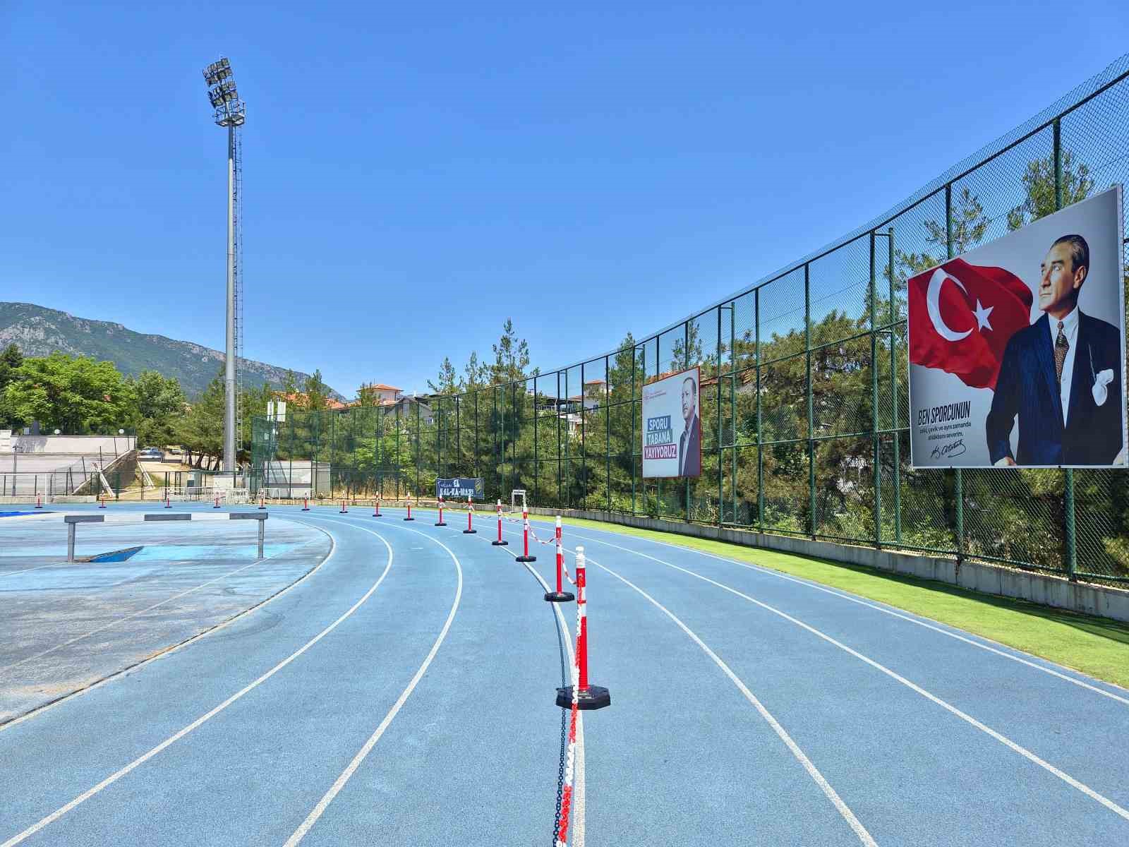 Safranbolu Atletizm Pisti&rsquo;nde yeni kulvar d&uuml;zenlemesi