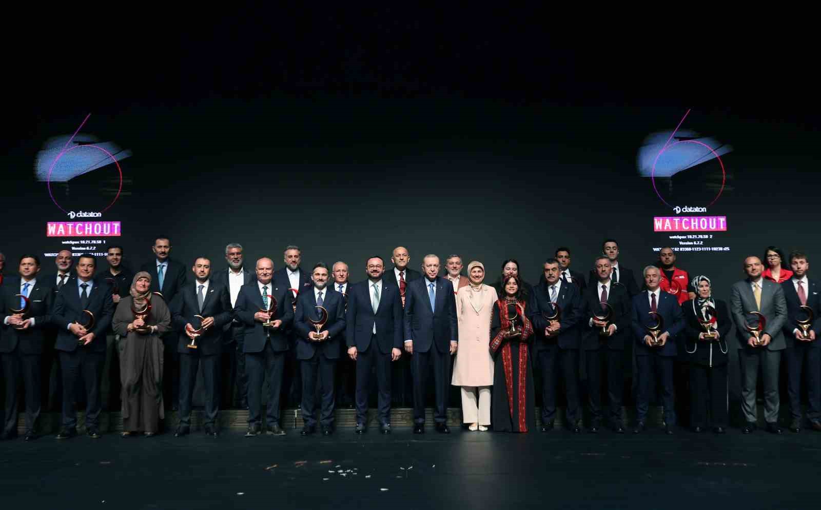 Cumhurbaşkanı Erdoğan: "Kritik ila&ccedil;ları artık &uuml;lkemizde &uuml;reteceğiz"