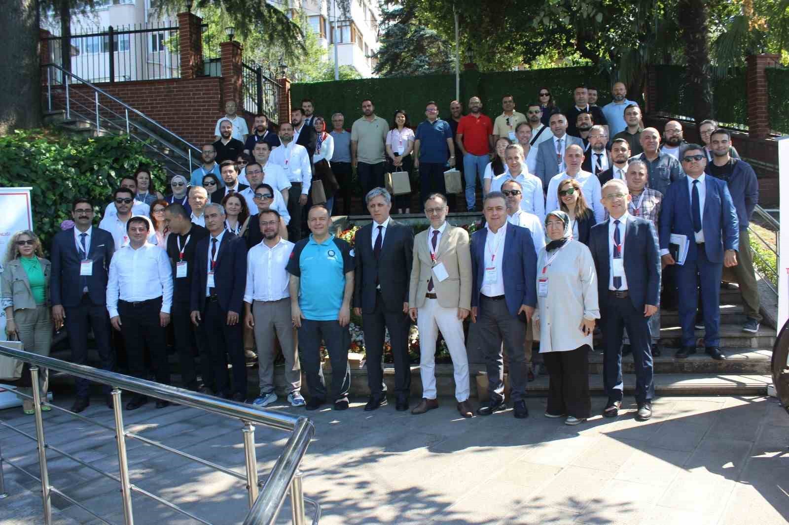Beş ilin sağlık m&uuml;d&uuml;r&uuml; Zonguldak&rsquo;ta acil sevk zinciri i&ccedil;in toplandı