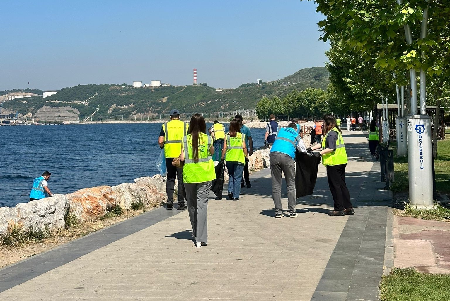 Dilovası&rsquo;nda Marmara Denizi i&ccedil;in sahil temizliği yapıldı