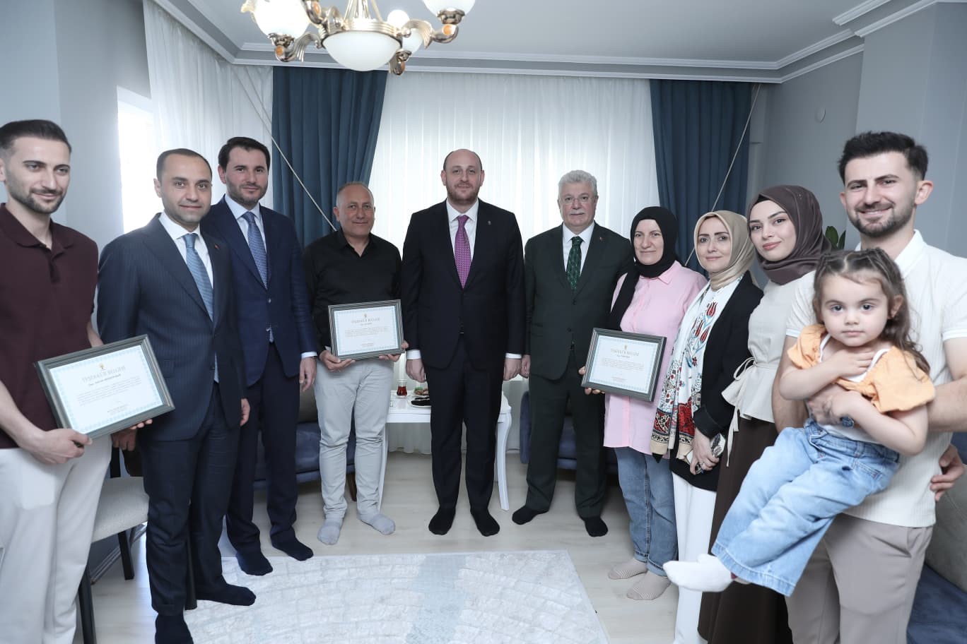 AK Parti&rsquo;den 11,5 milyon &uuml;yesine Cumhurbaşkanı Erdoğan imzalı teşekk&uuml;r belgesi