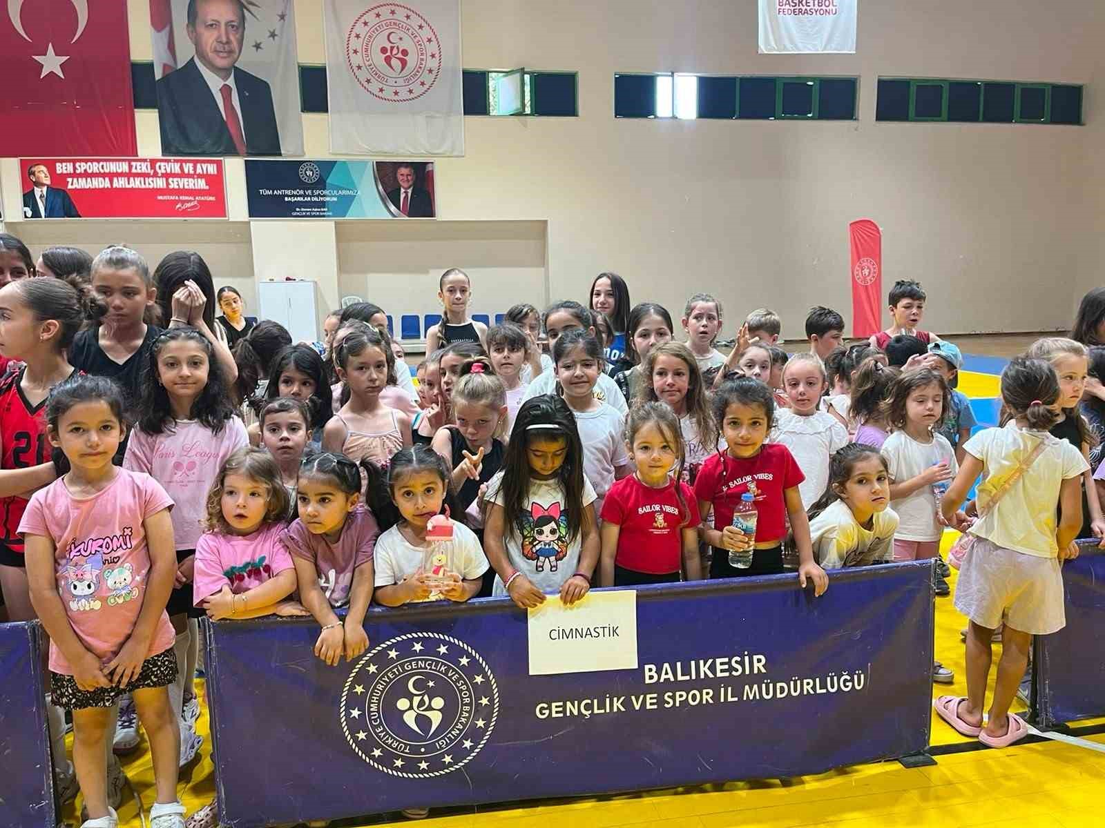 Burhaniye&rsquo;de Yaz Spor Okulları t&ouml;renle a&ccedil;ıldı