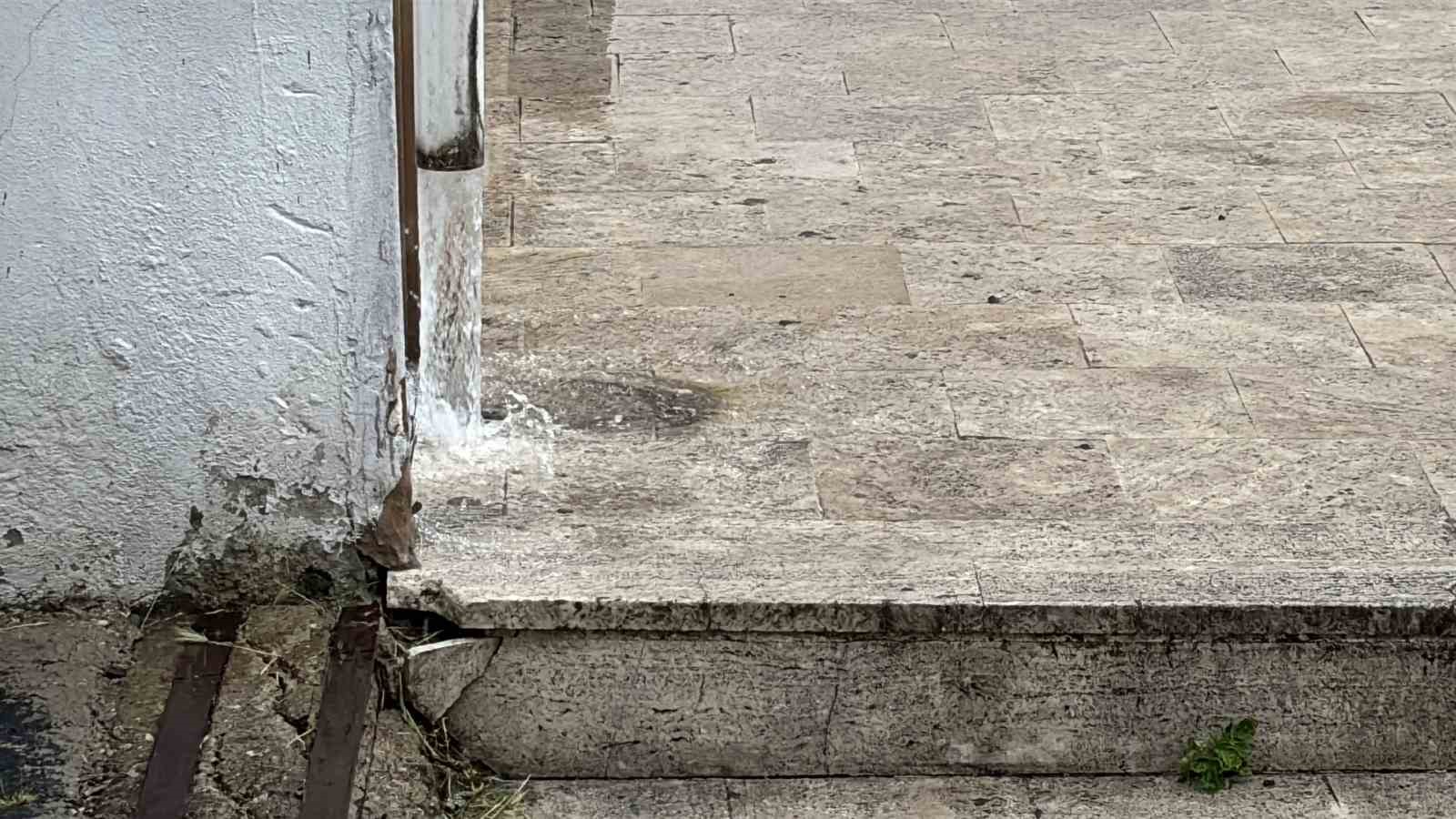 Bolu&rsquo;da sağanak hayatı olumsuz etkiliyor
