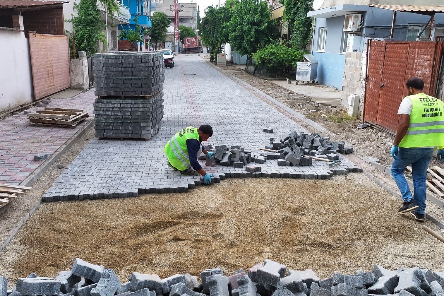 Umurlu&rsquo;da Mehmet Akif Caddesi yenileniyor