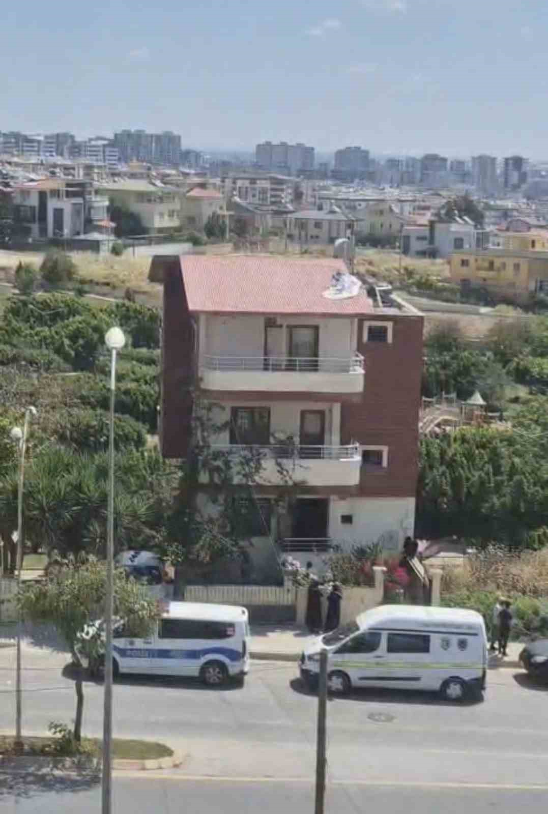 Merdivenden d&uuml;şen yaşlı adam hayatını kaybetti