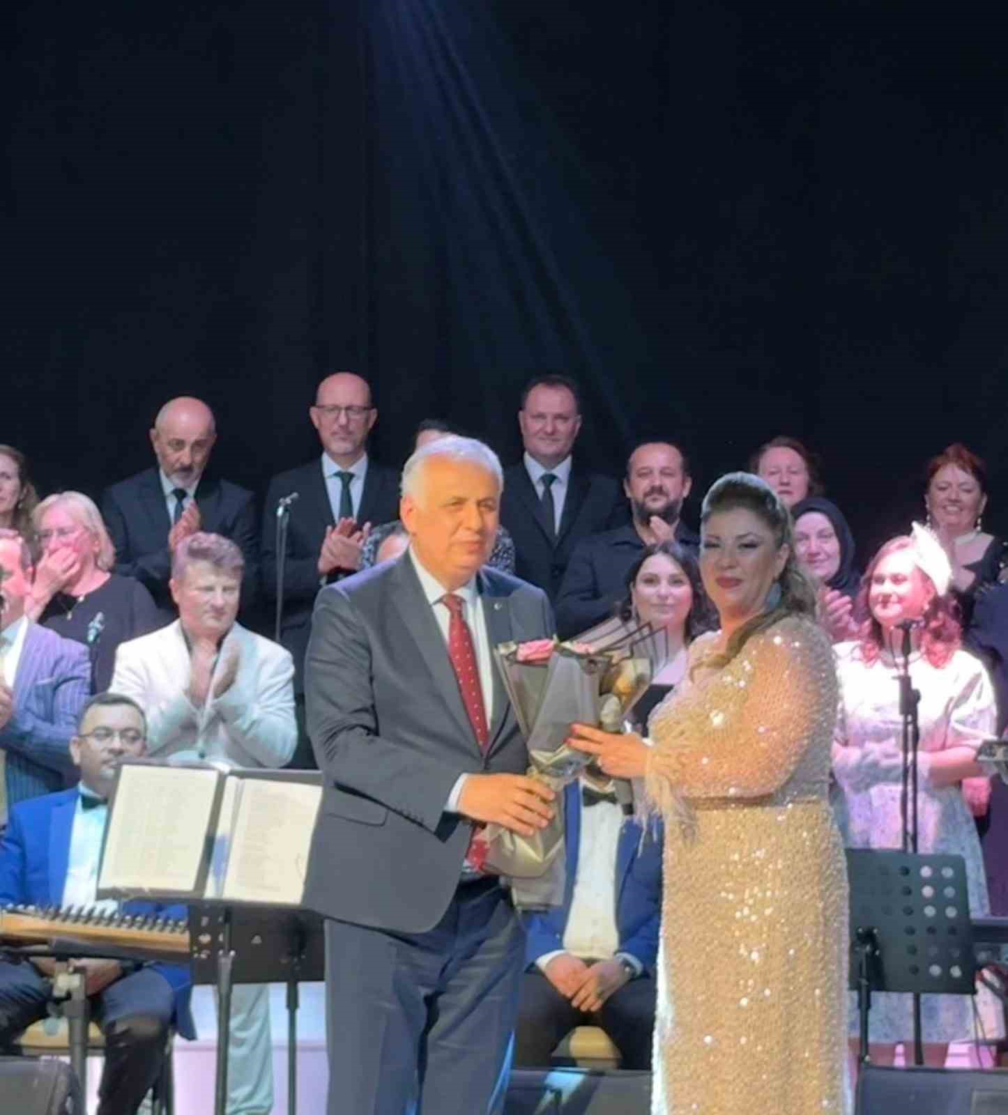 Yeşil&ccedil;am m&uuml;zikleri D&uuml;zce&rsquo;de yankılandı