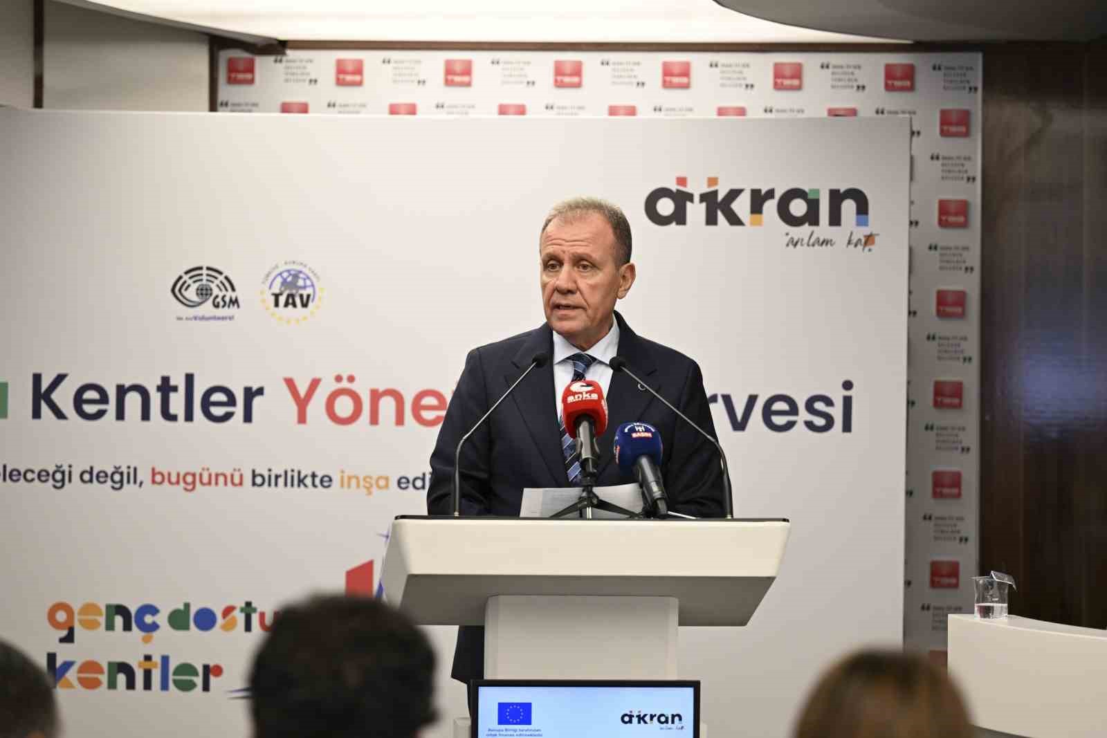 Başkan Se&ccedil;er: "&Ccedil;ağdaş belediyecilik anlayışının en &ouml;nemli akt&ouml;rlerinden biri gen&ccedil;lerdir"