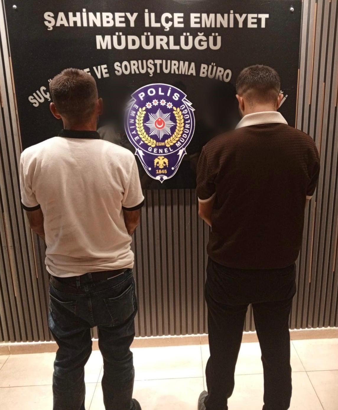 Gaziantep&rsquo;te 4 afet ruhsatsız silah ele ge&ccedil;irildi: 2 g&ouml;zaltı