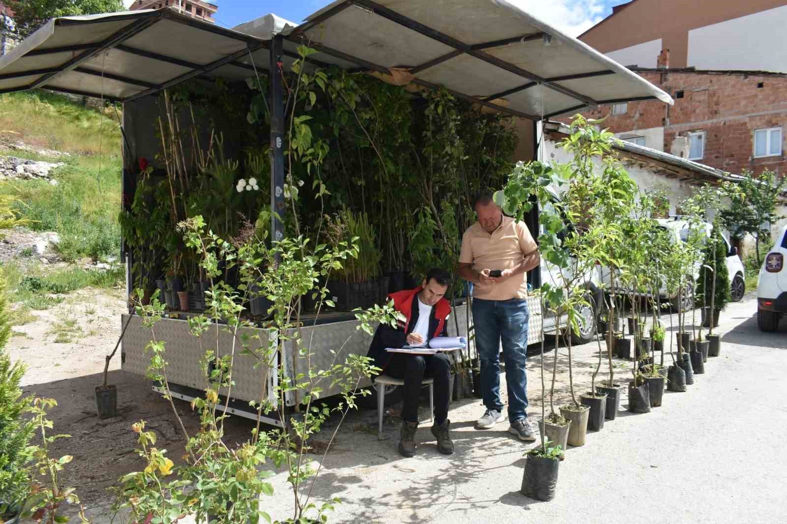 Bayburt&rsquo;ta fide ve fidan satış yerleri denetlendi
