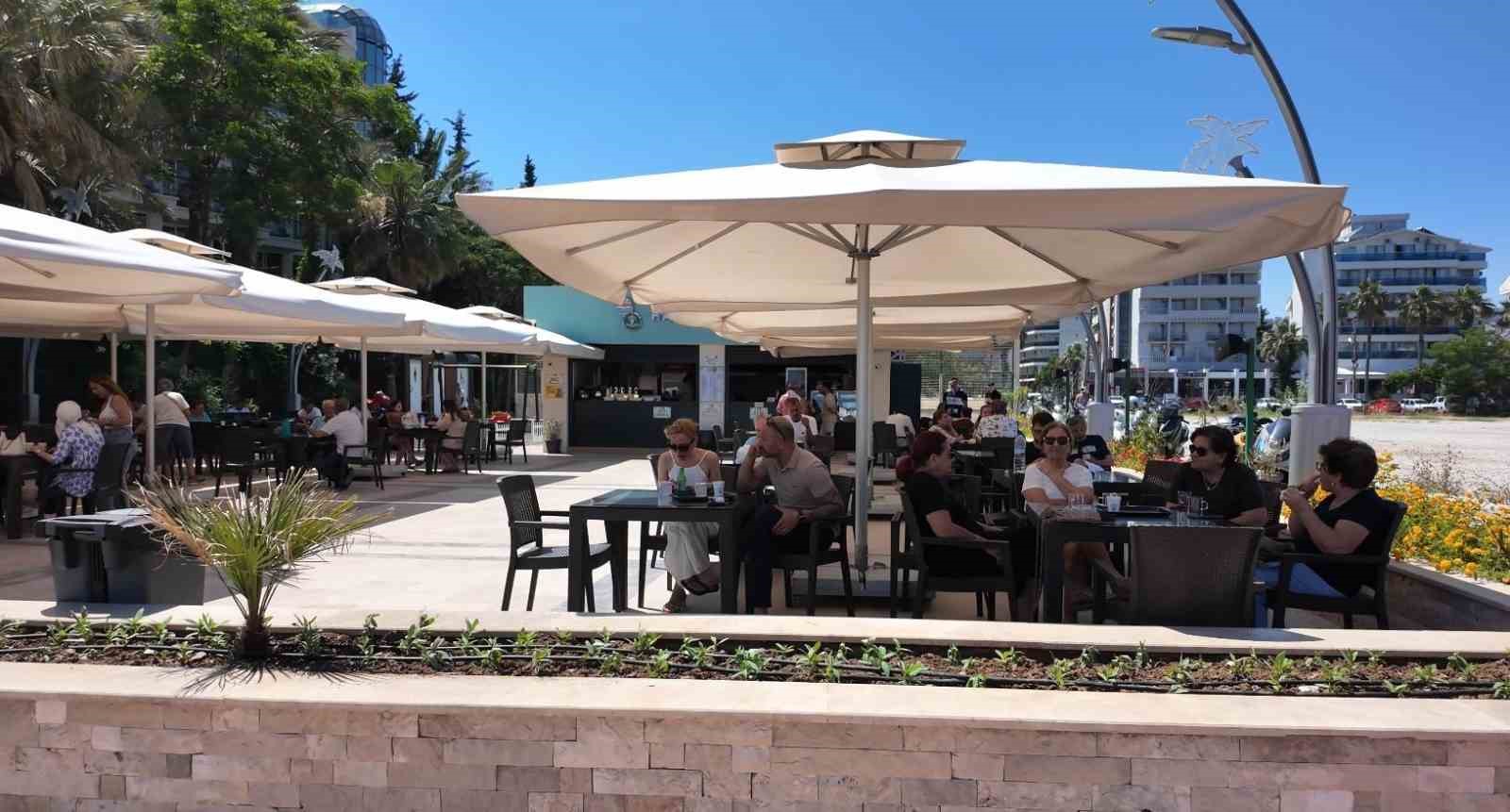 Marmaris Belediyesi&rsquo;nin kafesi vatandaşların g&ouml;zdesi oldu