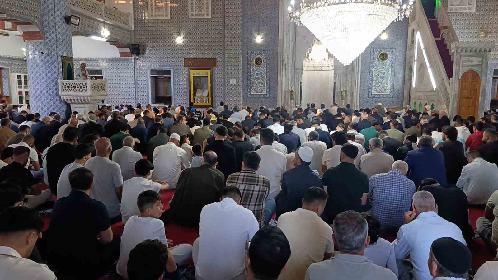 Şanlıurfa&rsquo;da bayram namazı coşkusu