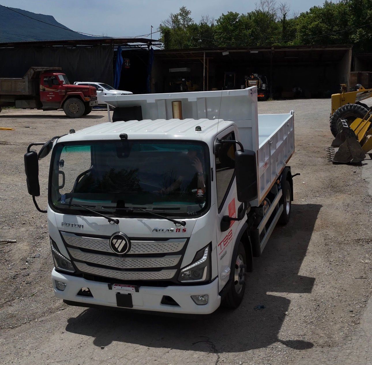 Yenice Belediyesi ara&ccedil; filosunu g&uuml;&ccedil;lendirdi