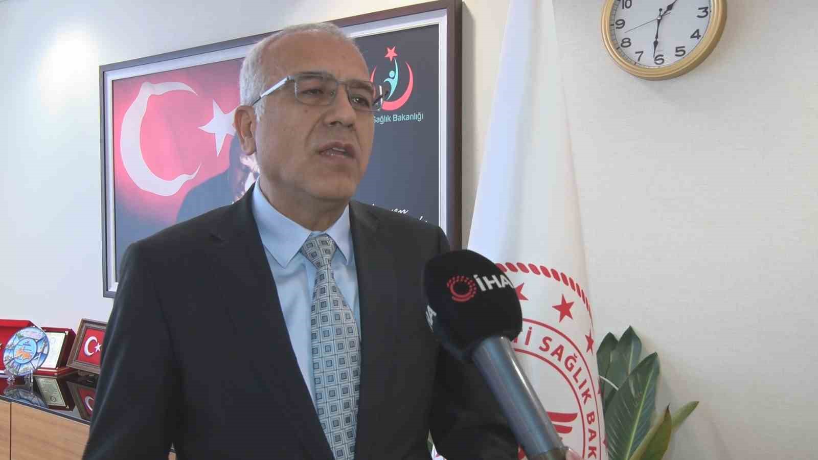 Halk Sağlığı Genel M&uuml;d&uuml;r&uuml; &Ouml;z: "(Sıcak hava etkisi) Risk grubundaki kişiler saat 10.00 ile 16.00 arasında m&uuml;mk&uuml;nse dışarıya &ccedil;ıkmasınlar"