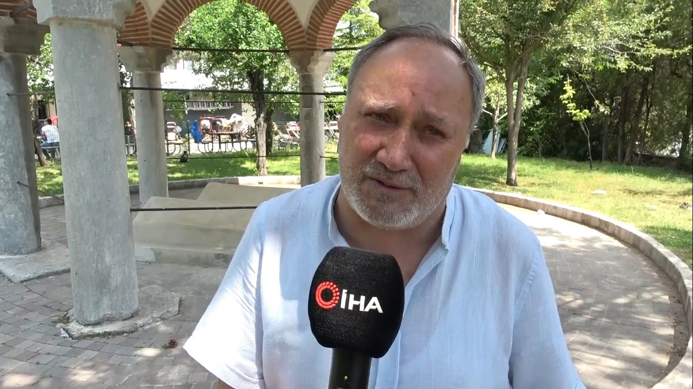 Karag&ouml;z Ahmed Paşa&rsquo;nın K&uuml;tahya&rsquo;daki kabri ve tarihi alan i&ccedil;in "ziyarete a&ccedil;ılmalı" &ccedil;ağrısı