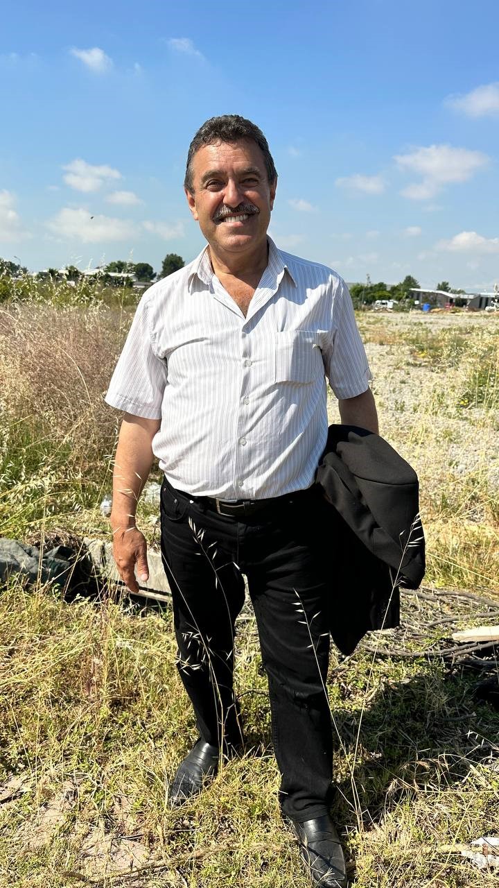 Otlarken kanalizasyon &ccedil;ukuruna d&uuml;şen oğlak, &ccedil;ıkardığı sesle kurtuldu