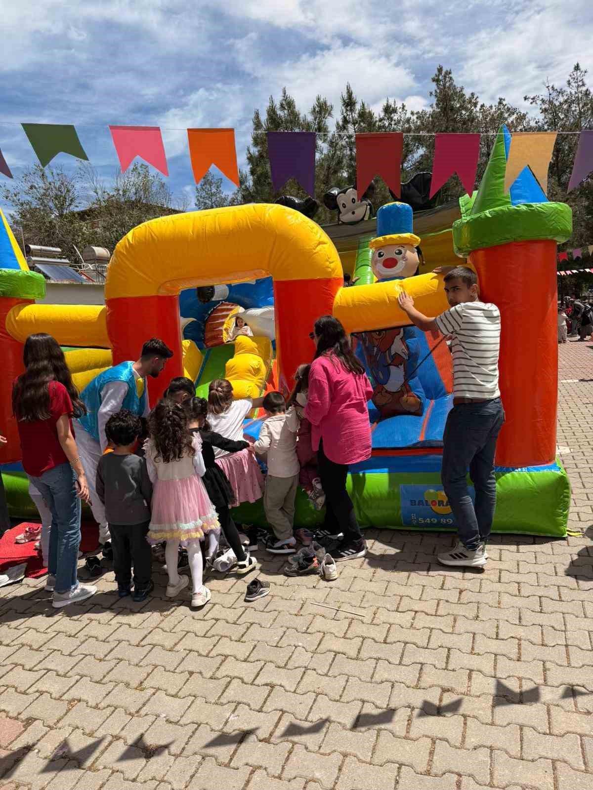 Kurtalan&rsquo;da baharın gelişi şenliğe d&ouml;n&uuml;şt&uuml;