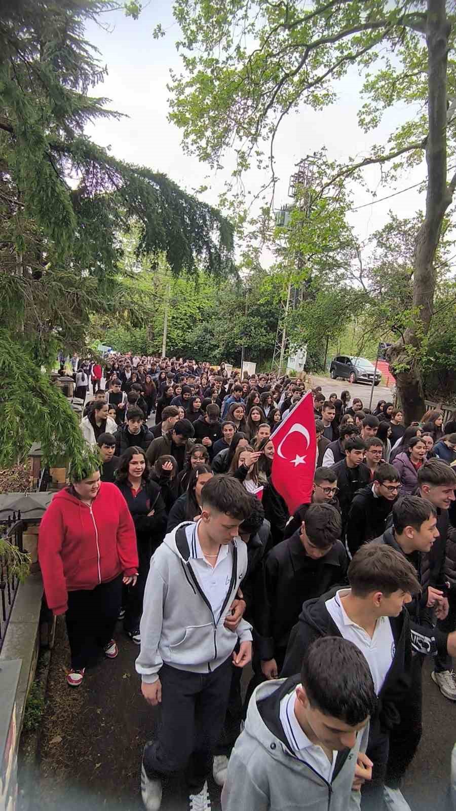 Fener Anadolu Lisesi&rsquo;nden 19 Mayıs y&uuml;r&uuml;y&uuml;ş&uuml;