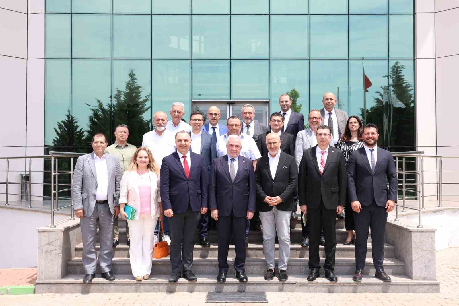 Başkan Şadi &Ouml;zdemir sanayicilerle buluştu