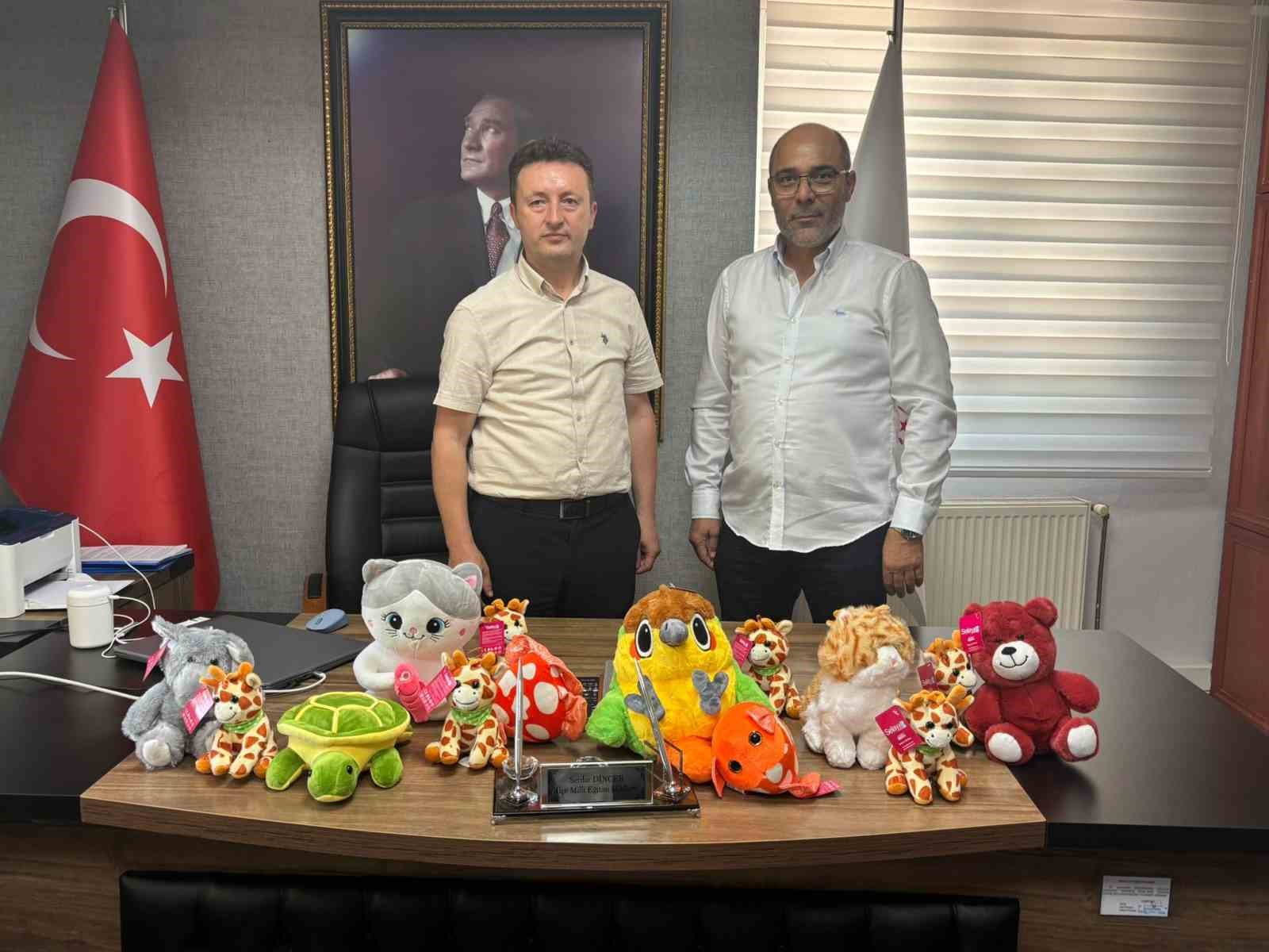 Turgutlulu iş insanından &ouml;ğrencilere anlamlı destek