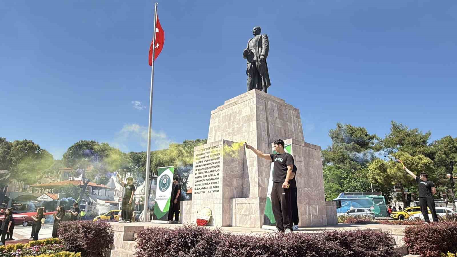 Menteşe Anadolu Lisesi&rsquo;nde 3. Geleneksel Veda Y&uuml;r&uuml;y&uuml;ş&uuml; ger&ccedil;ekleşti
