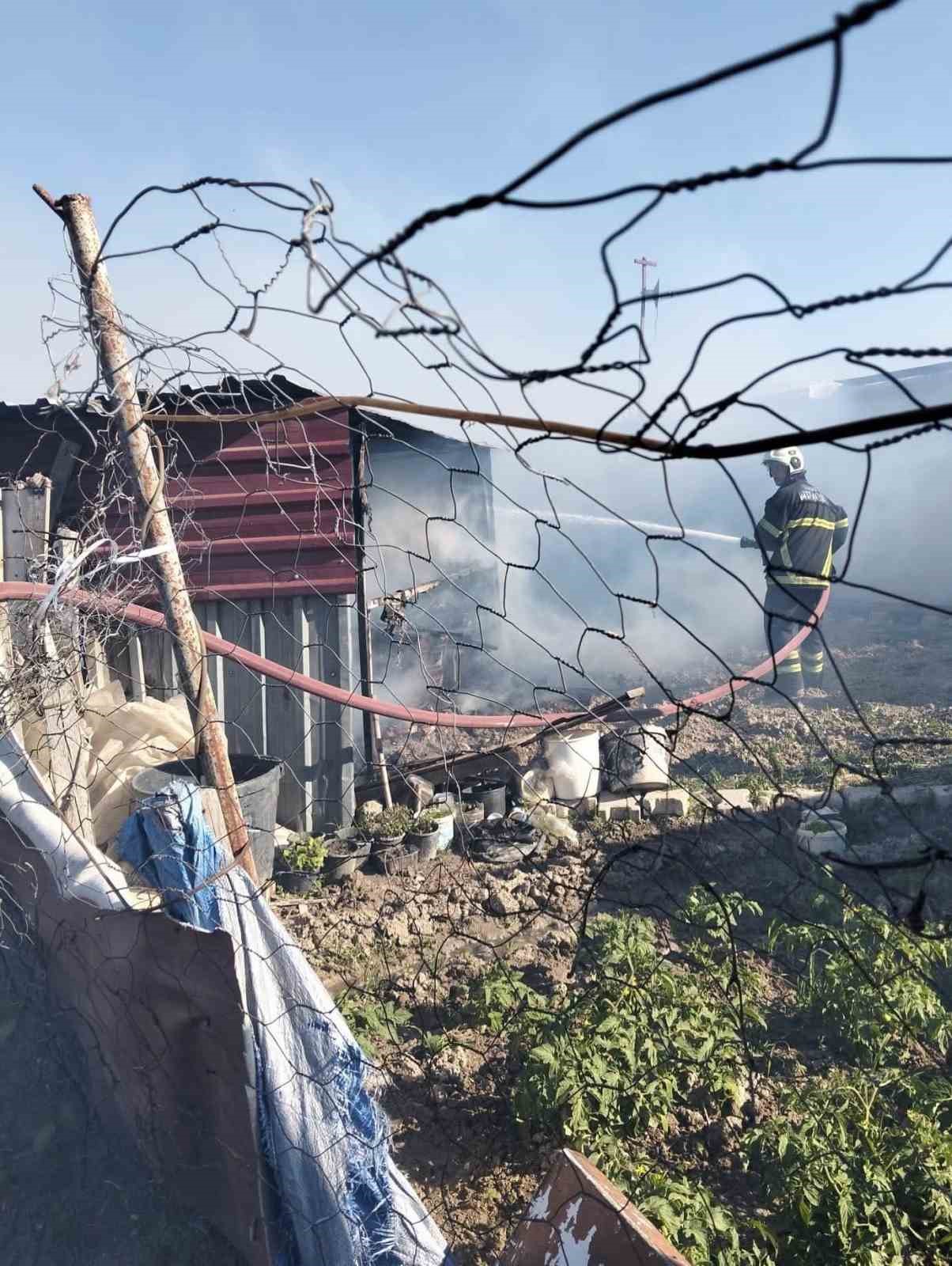 Antakya&rsquo;da odunluk yangını