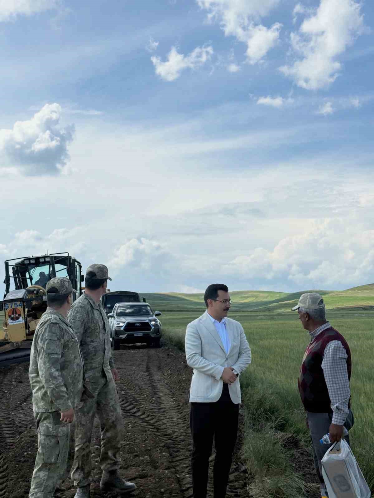 Kaymakam Demirtaş, sınır devriye yolu &ccedil;alışmalarını yerinde inceledi