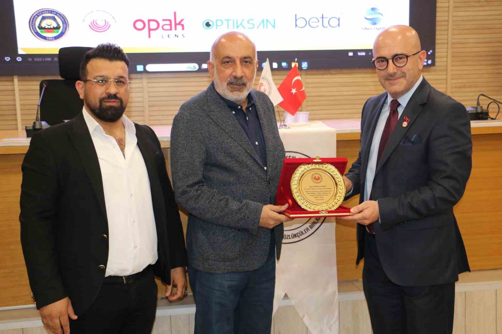 Diyarbakır&rsquo;da &rsquo;Optisyenlik Meslek Birliği Eğitim &Ccedil;alıştayı&rsquo; d&uuml;zenlendi