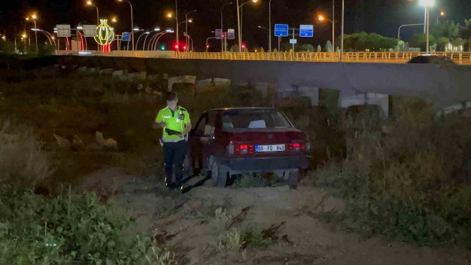 Karaman&rsquo;da kaza yerinden ayrılan alkoll&uuml; s&uuml;r&uuml;c&uuml;ye 101 bin lira ceza kesildi