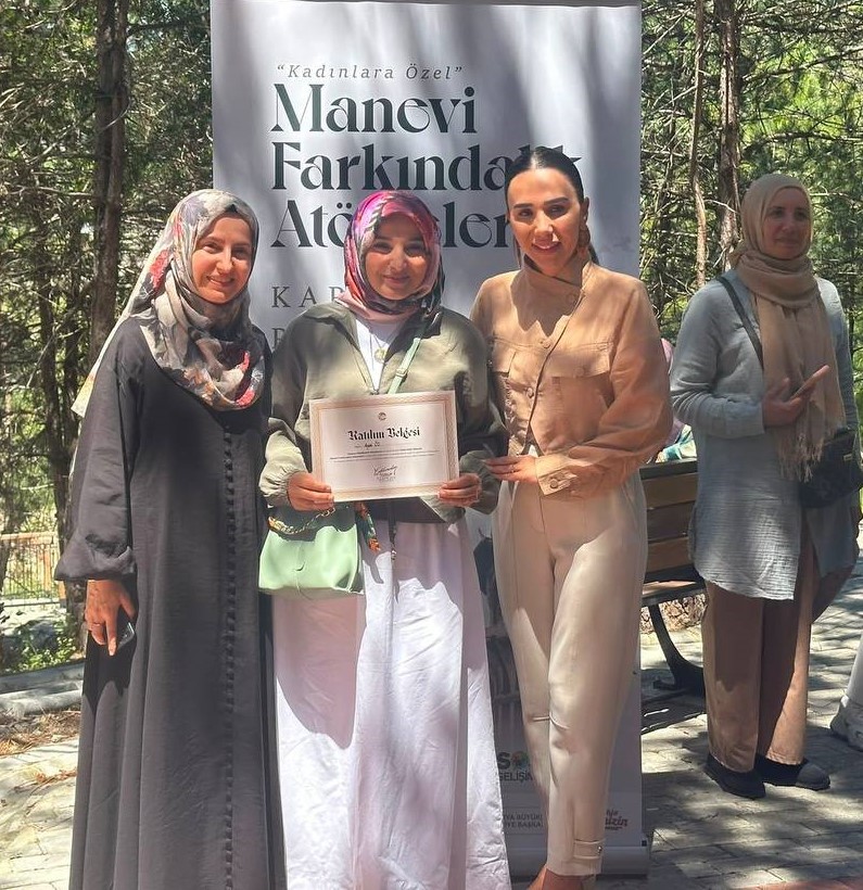 Sakarya&rsquo;da kadınlara y&ouml;nelik "Manevi Farkındalık At&ouml;lyeleri" tamamlandı
