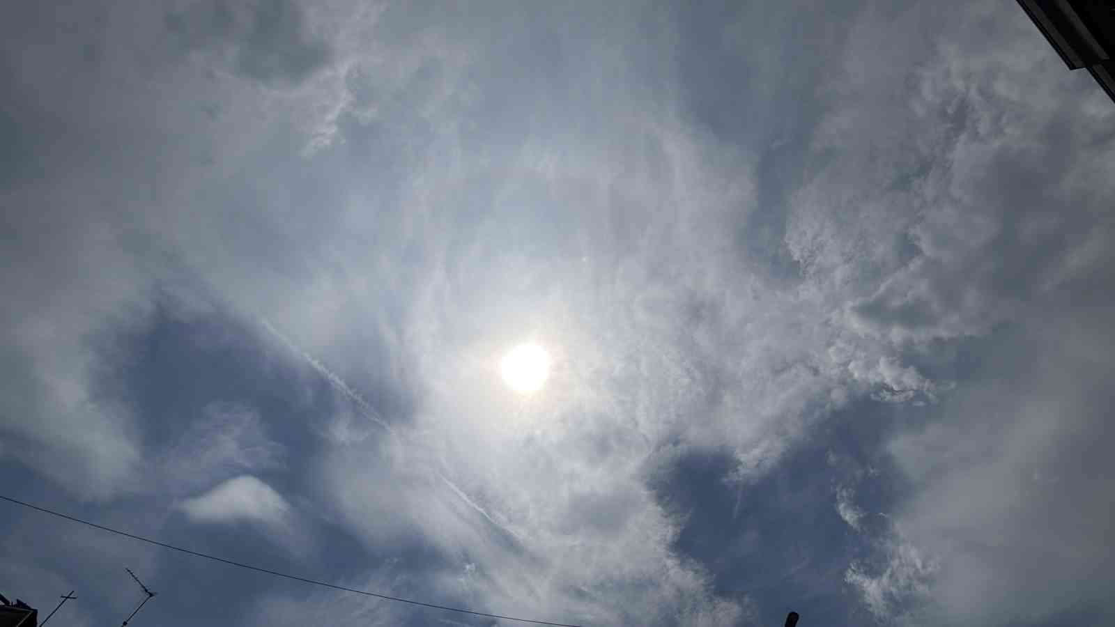 D&uuml;zce&rsquo;de hava şaşırttı: 32 derecede yağmur s&uuml;rprizi
