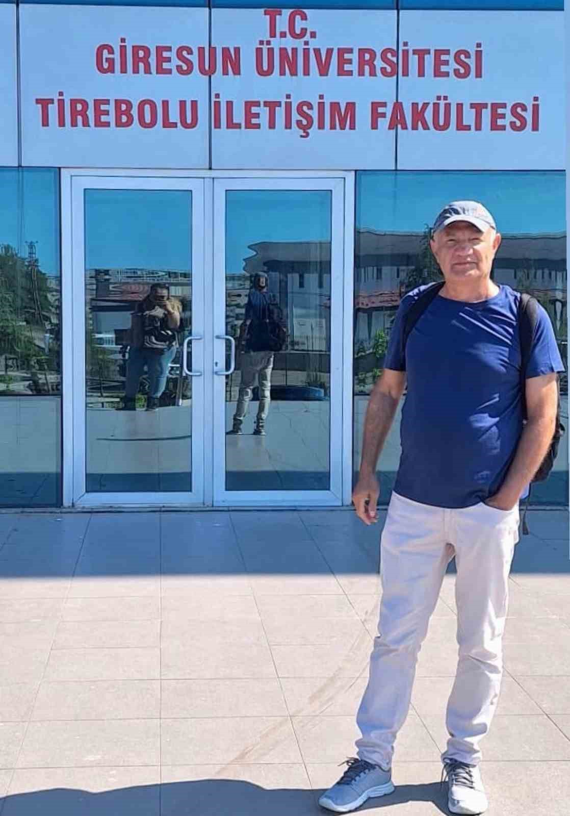 40 yıllık gazeteci 65 yaşında b&ouml;l&uuml;m birincisi olarak mezun oldu