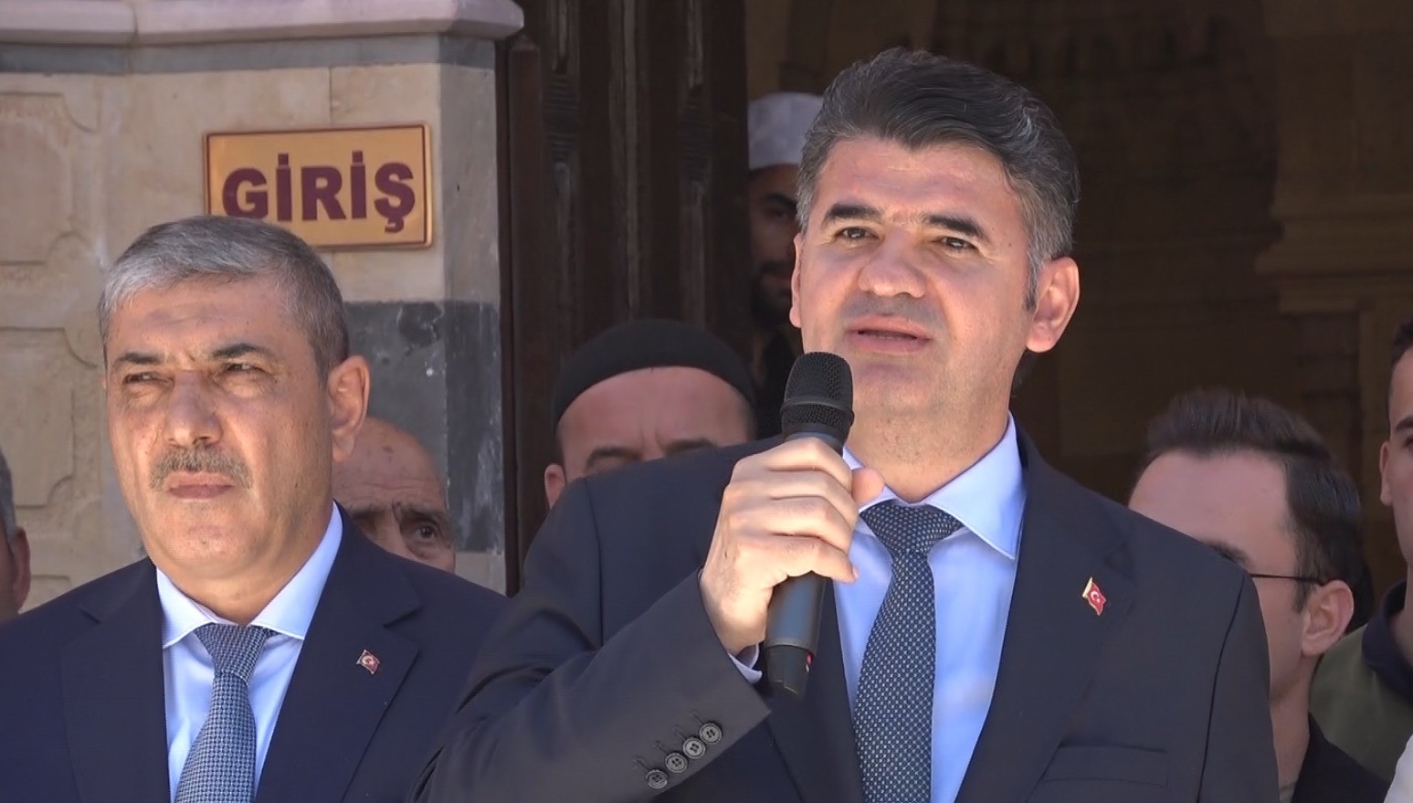 Depremde hasar g&ouml;ren Kilis Ulu Cami ile Şurahbil Bin Hasene Cami ve T&uuml;rbesi yeniden ibadete a&ccedil;ıldı