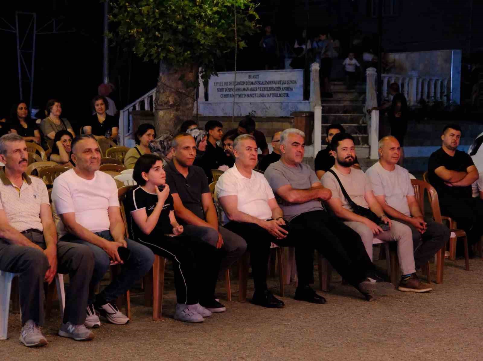 Buharkentliler a&ccedil;ık hava sinemasında buluştu