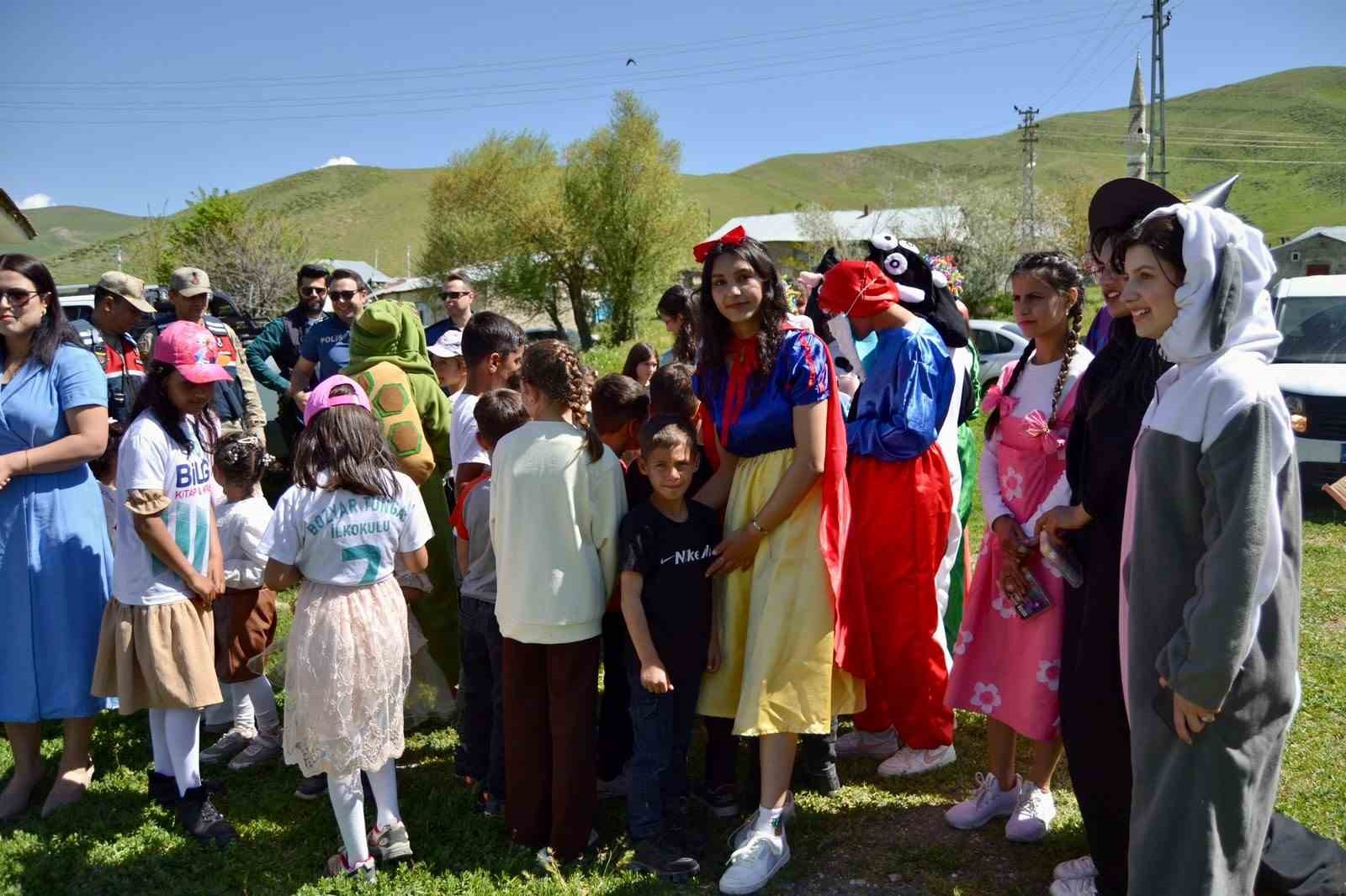 Kara&ccedil;oban&rsquo;dan T&uuml;rkiye&acute;ye &ouml;rnek sosyal sorumluluk projesi: "Orda bir k&ouml;y var &ccedil;ok da uzak değil"