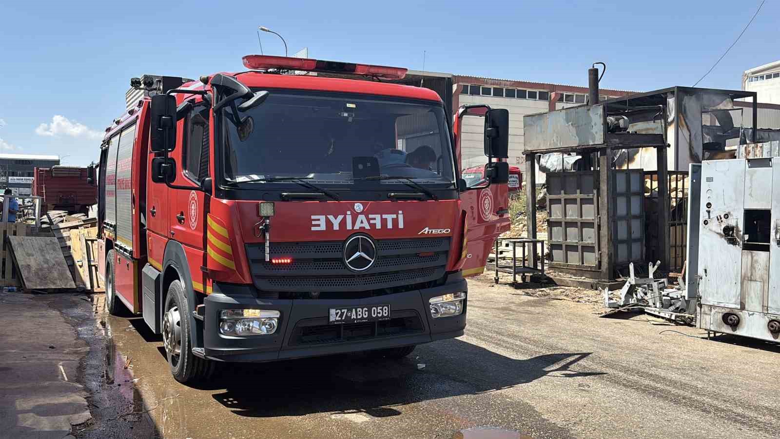 Gaziantep&rsquo;te korkutan iş yeri yangını s&ouml;nd&uuml;r&uuml;ld&uuml;