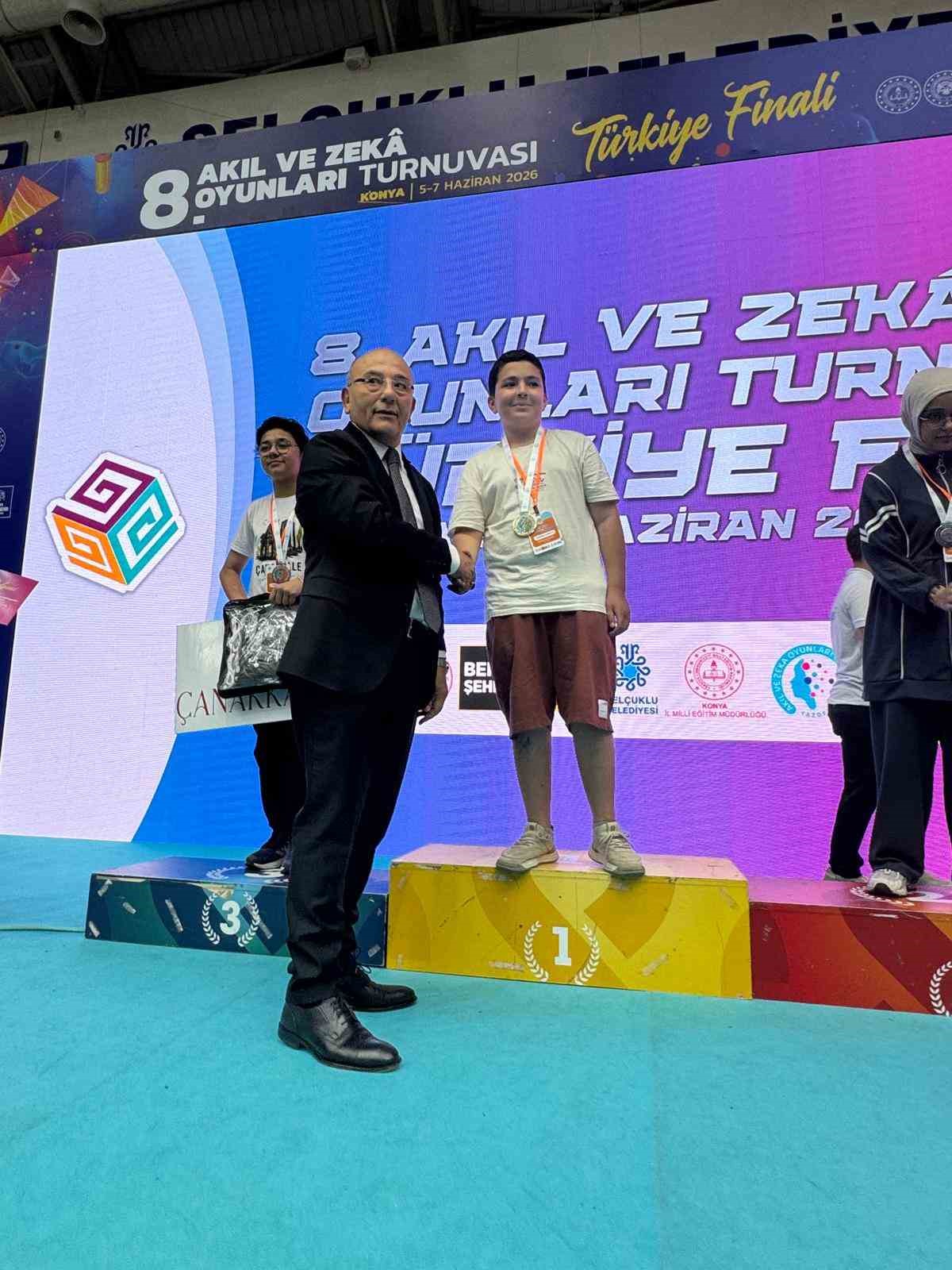 Siverekli &ouml;ğrenci akıl ve zeka oyunlarında T&uuml;rkiye birincisi oldu