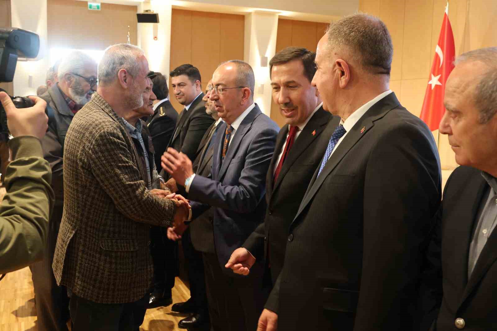 Konya&rsquo;da protokol bayramlaştı