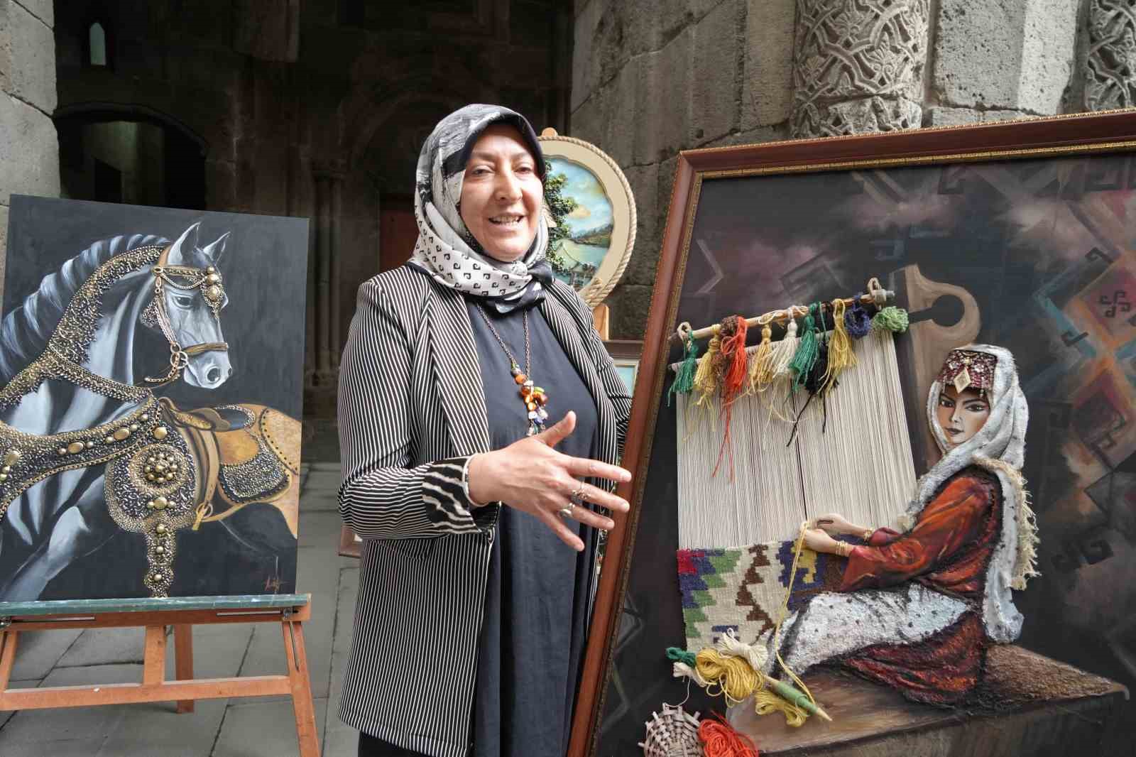 Atıkları sanata d&ouml;n&uuml;şt&uuml;r&uuml;yor: Onun g&ouml;z&uuml;nde hi&ccedil;bir şey &rsquo;&ccedil;&ouml;p&rsquo; değil